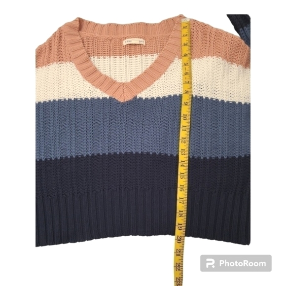 Aeropostale V Neck Cropped Stripped Color Block Knit Sweater Size X Small - Picture 6 of 8